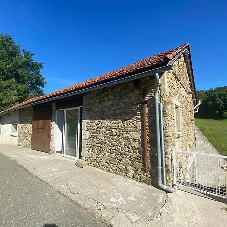 Holiday home Maison Charmante A D'ourcet Avec Jardin Clos Et Vue Montagne Lacam-d'Ourcet